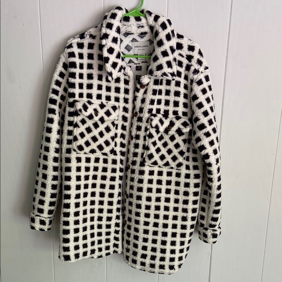 Sabrina Lauren Jackets & Blazers - 🪷Sabrina Lauren Black and White Shacket Large